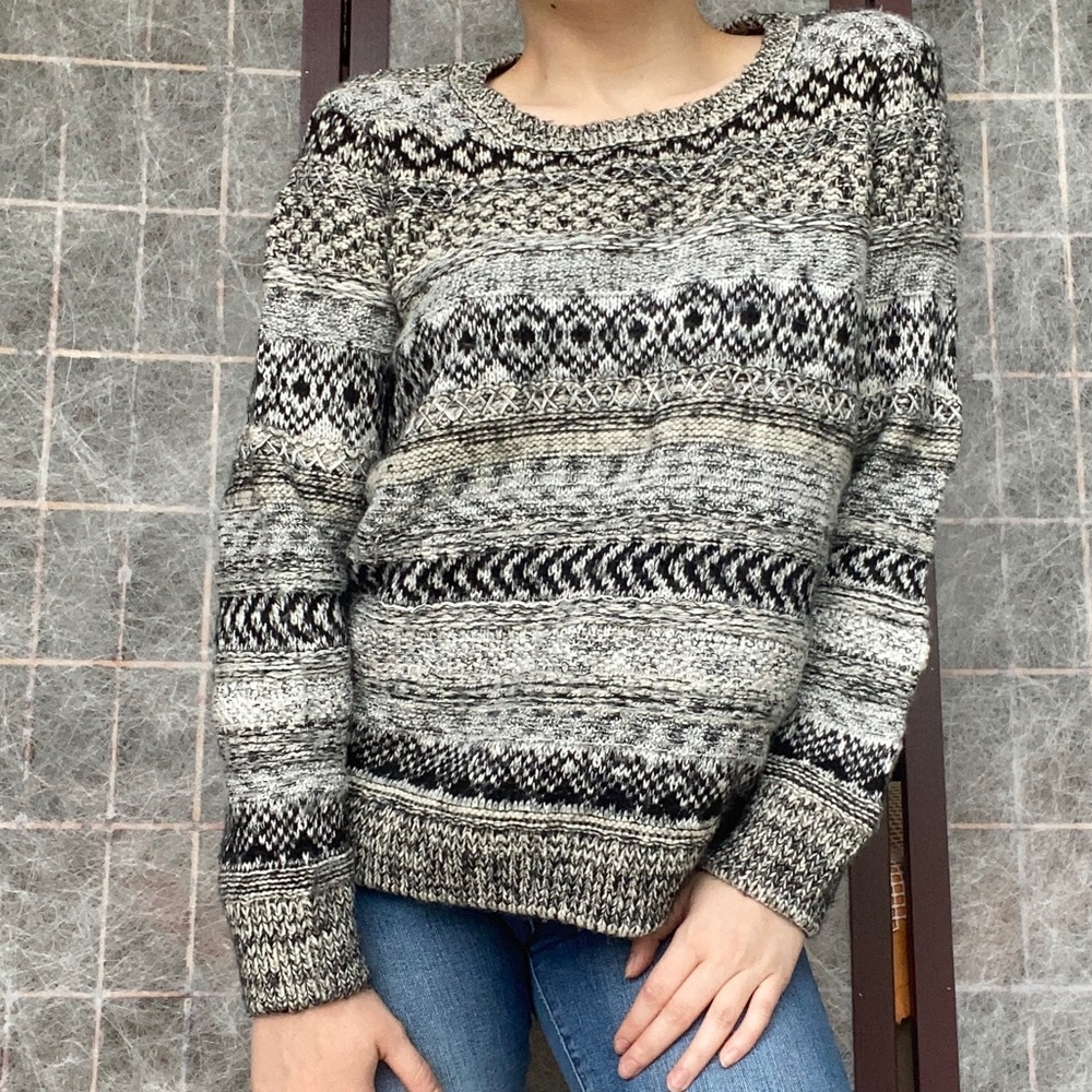 H&M — Knit Sweater